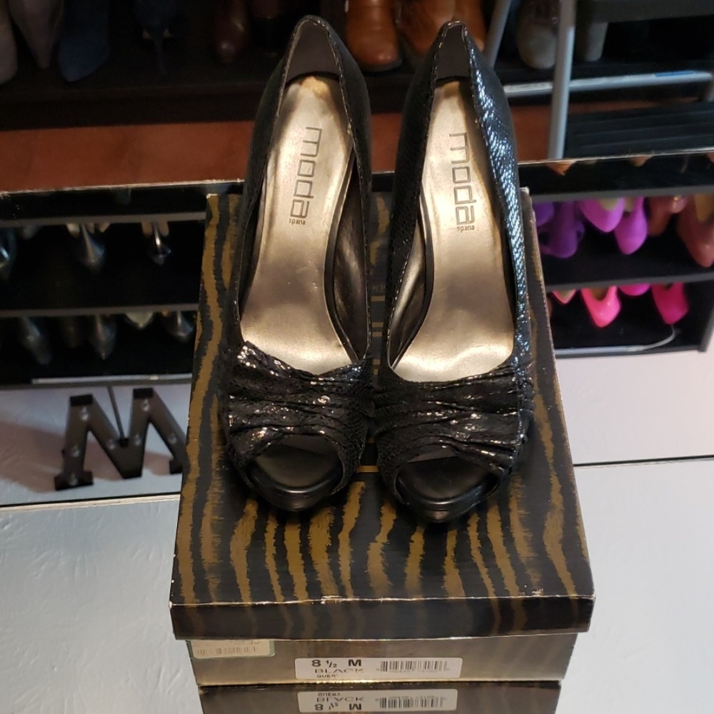 4in Moda Black Heels